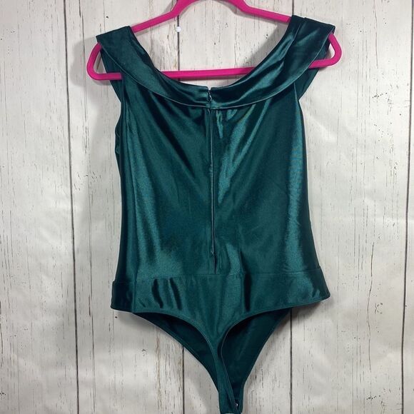 Express Emerald Green Satin Bodysuit Cowl Neck Sleeveless Size M Holiday Glam - Picture 13 of 13